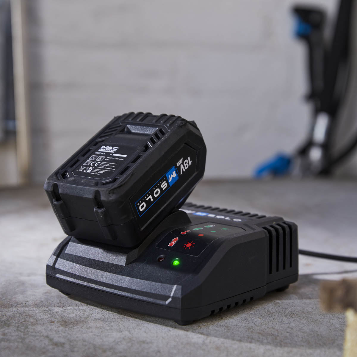 Mac Allister Solo Battery And Charger Fast 18V 5Ah Li-ion Capacity Indicator 4A - Image 2