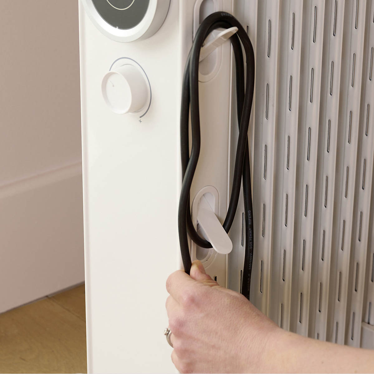 Oil Filled Radiator Electric 2000W 3 Heat Settings White Adjustable Thermostat - Image 4