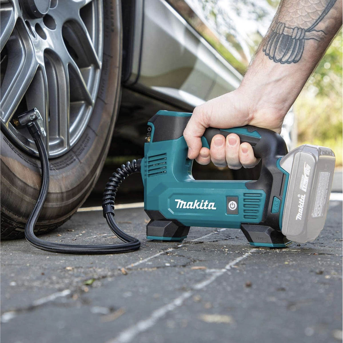 Makita Air Inflator Cordless 18V Li-Ion DMP180Z Car Tyre Pump Portable Body Only - Image 4