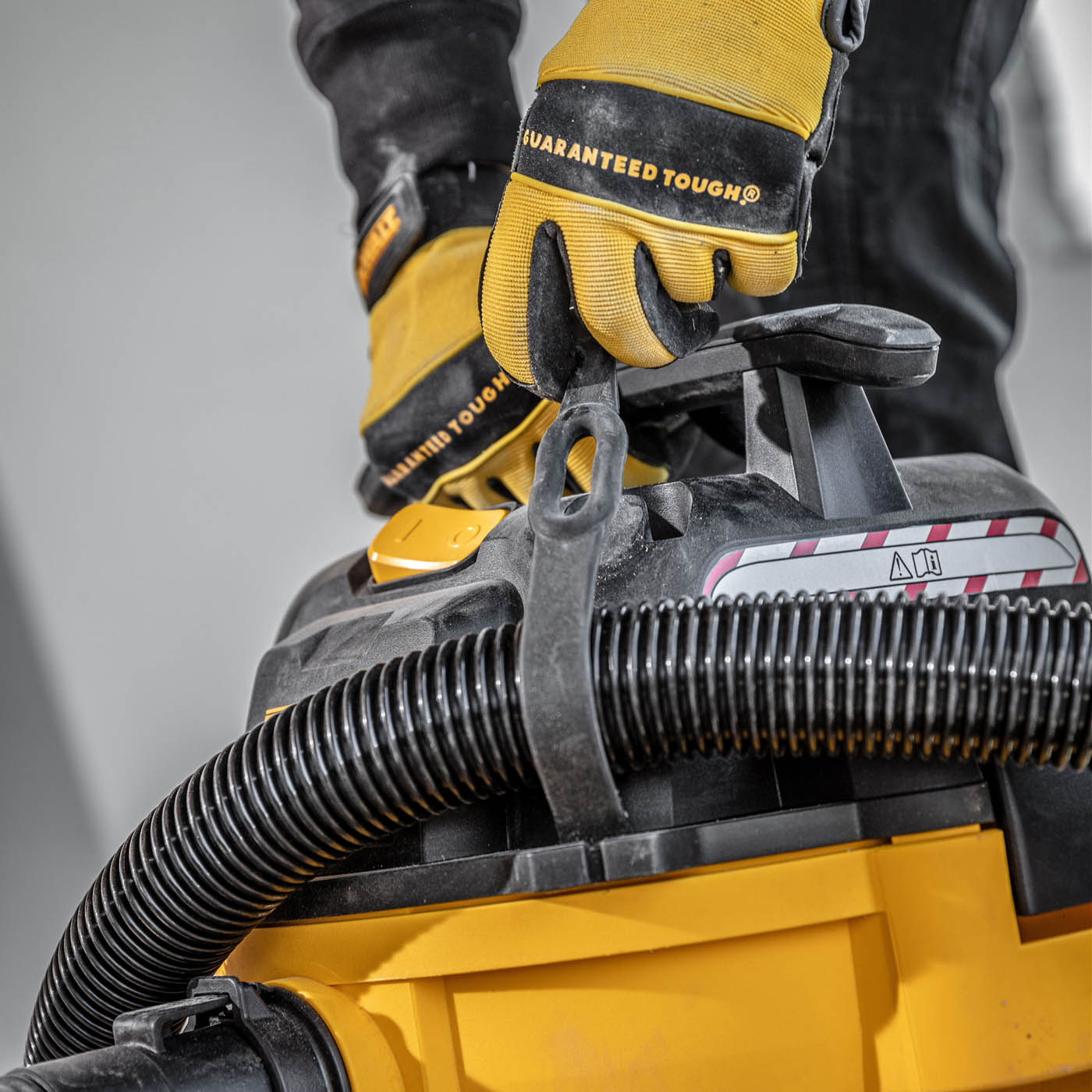 DeWalt Wet Dry Vacuum Industrial DXV20PF Yellow Compact Nozzles Swivel 20L - Image 7
