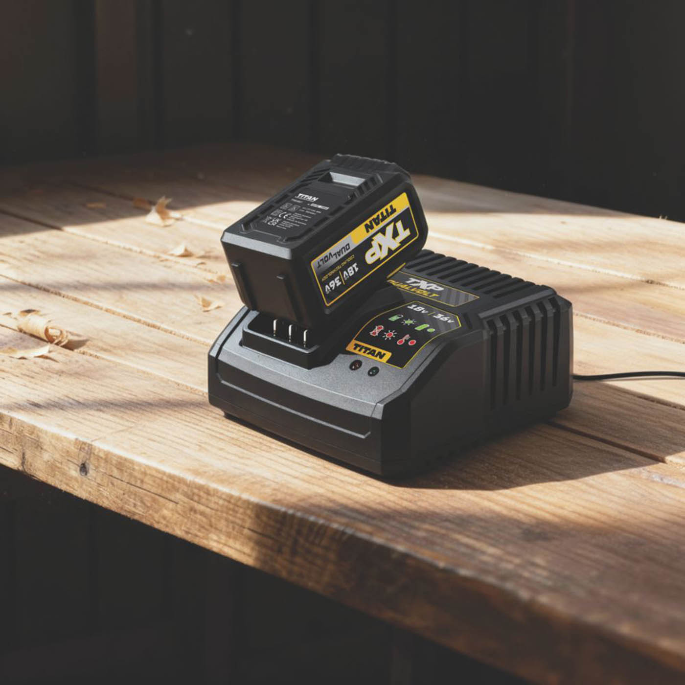 Titan Battery And Charger Set TTT1240BAT/TTB1242CHR 18/36V 4.0/8.0Ah Li-Ion TXP - Image 5