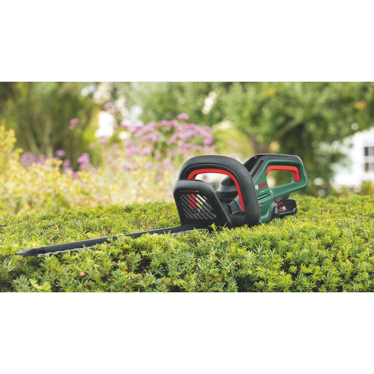 Bosch Hedge Trimmer Cordless 18V 2.5Ah Li-Ion UniversalHedgeCut18-50 Cutter - Image 3