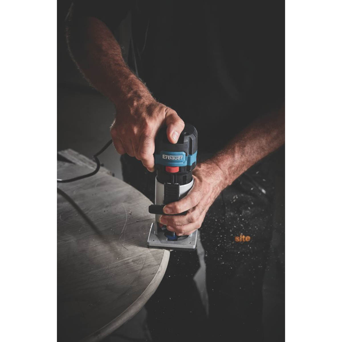 Erbauer Palm Router Electric EPR710 Compact Handheld Woodworking Tool 700W - Image 4