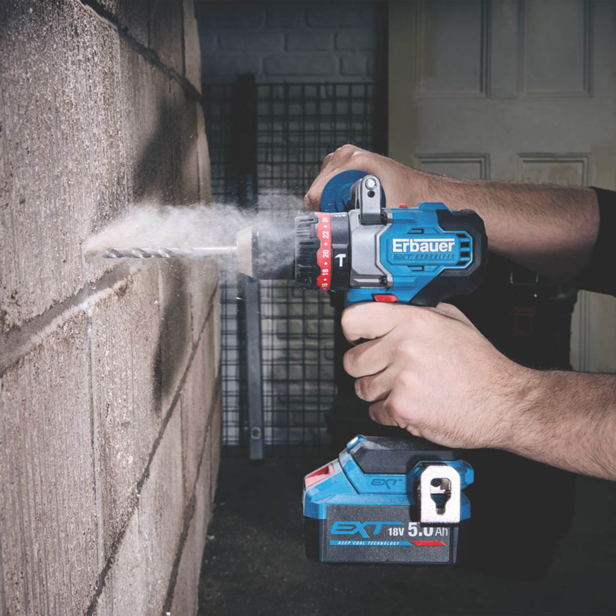 Erbauer Combi Drill 18V 2x5.0Ah Li-Ion ERI1107COM Brushless Compact Lightweight - Image 4