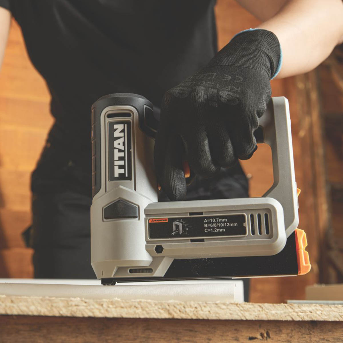 Titan Stapler TTB960STP Second Fix Cordless Compact 12mm 3.6V 1 x 1.5Ah Li-Ion - Image 3