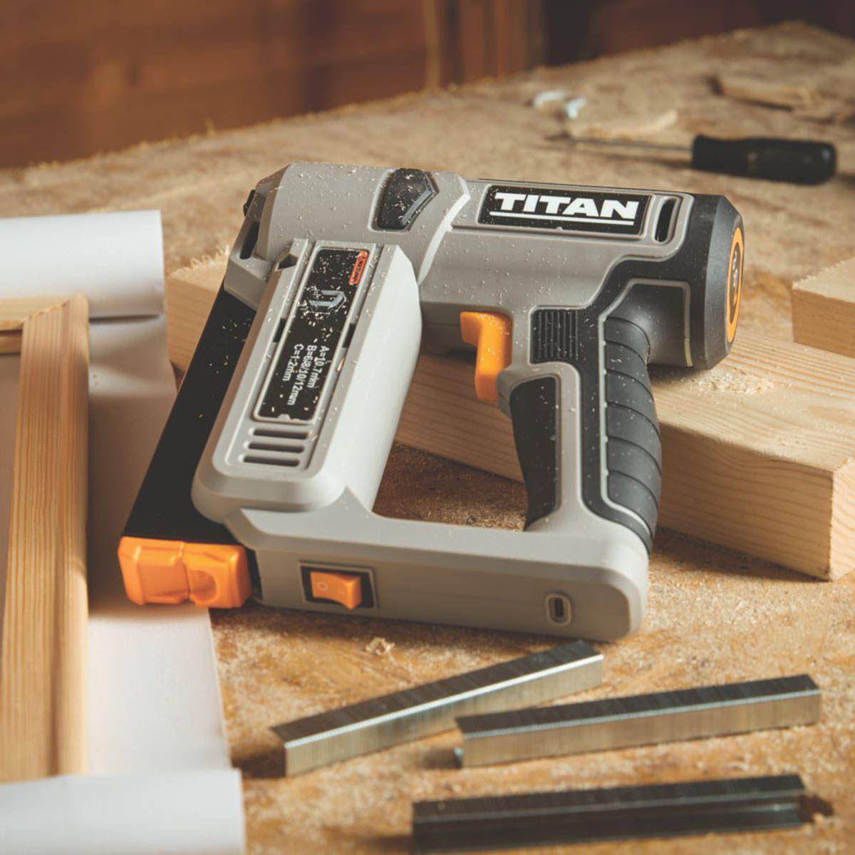 Titan Stapler TTB960STP Second Fix Cordless Compact 12mm 3.6V 1 x 1.5Ah Li-Ion - Image 4