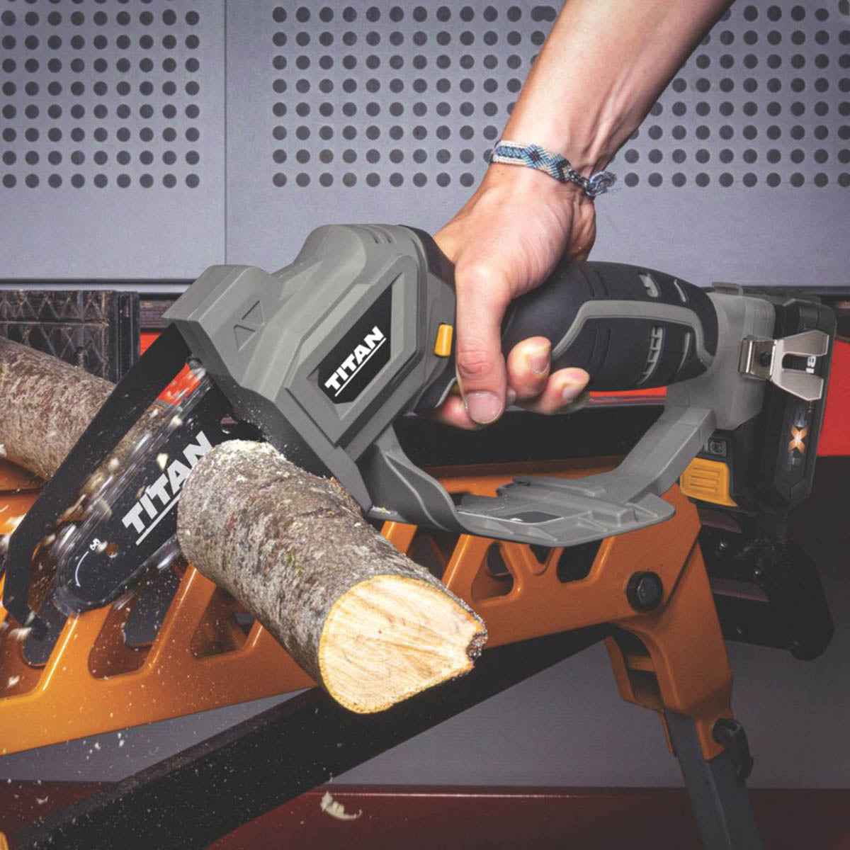 Titan Mini Chainsaw Cordless 18V 2.0Ah Li-Ion Compact 15cm Garden Wood Cutter - Image 5