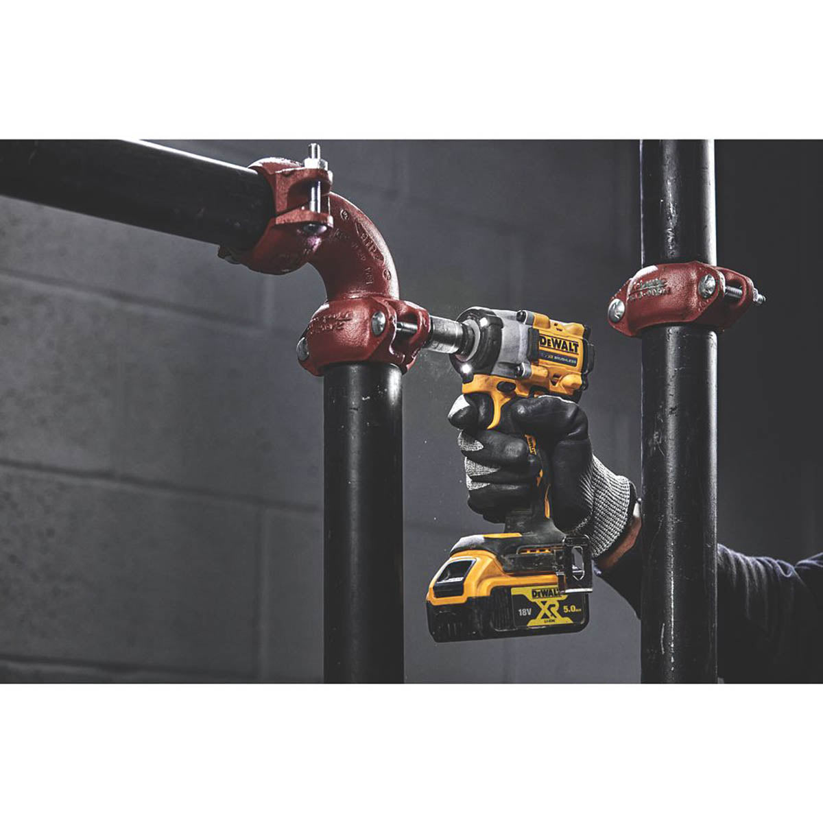DeWalt Impact Wrench Cordless 18V Li-Ion DCF921N-XJ Brushless Compact Body Only - Image 3