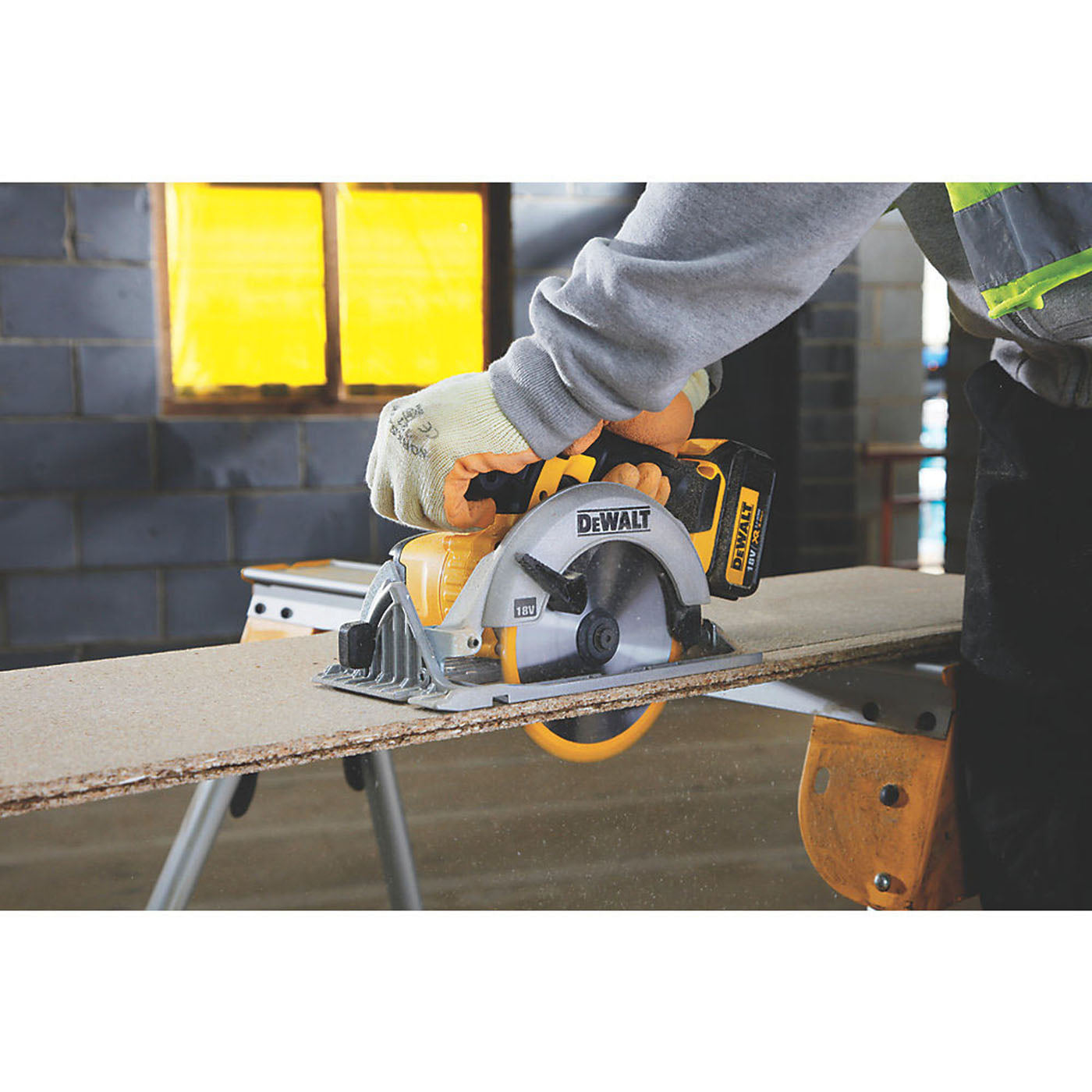 Dewalt Circular Saw Cordless 18V Li-Ion DCS391 Wood Cutting 165mm Body Only - Image 3