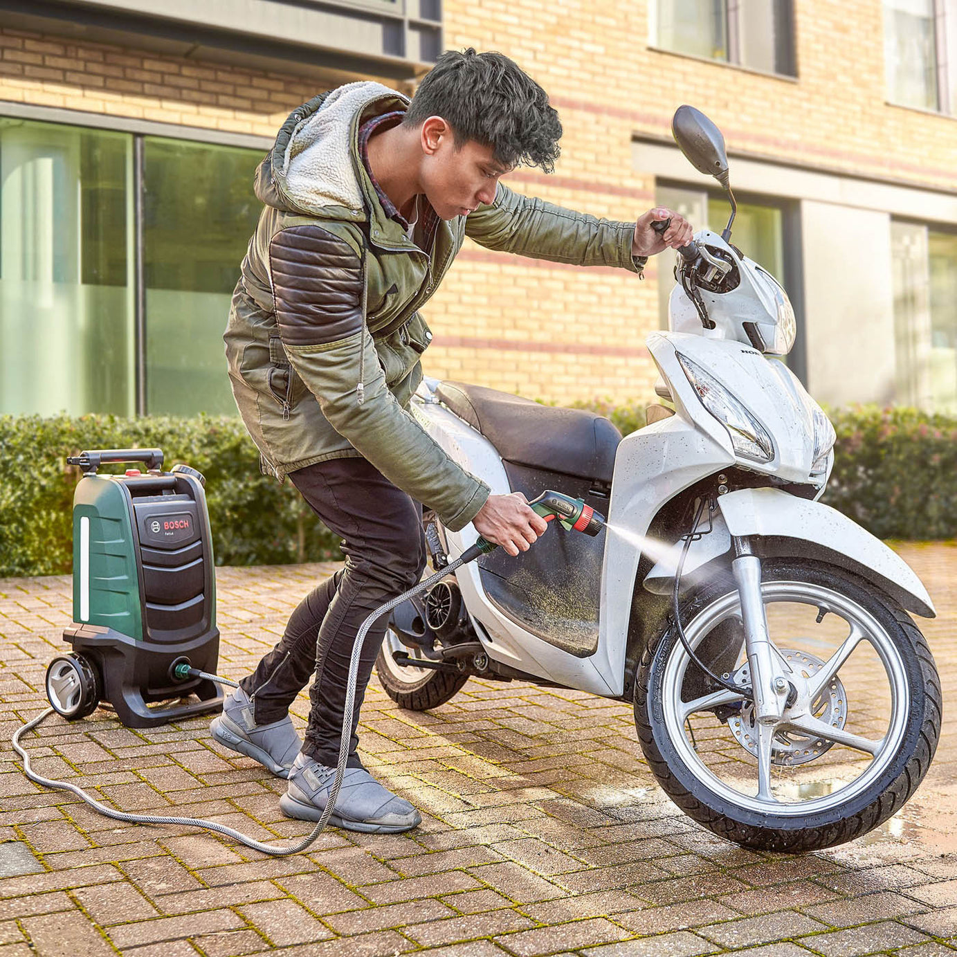 Bosch Pressure Washer Cordless 18V Li-Ion Power4All Home Patio Car Jet Cleaner - Image 3