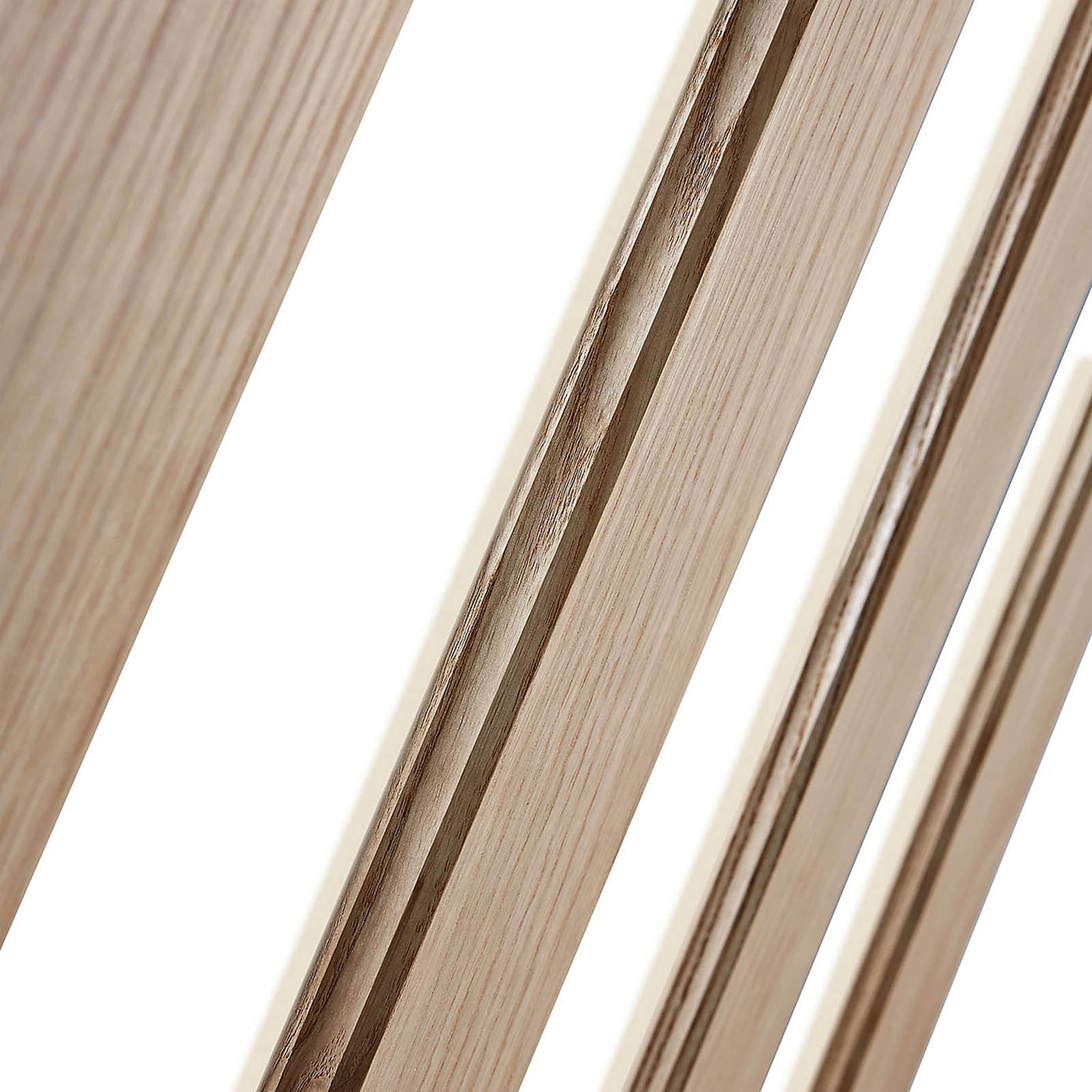 Fortia Vertical 3 Lite Clear Glazed Contemporary Natural Oak veneer Internal Timber Door, (H)1981mm (W)686mm (T)35mm - Image 3