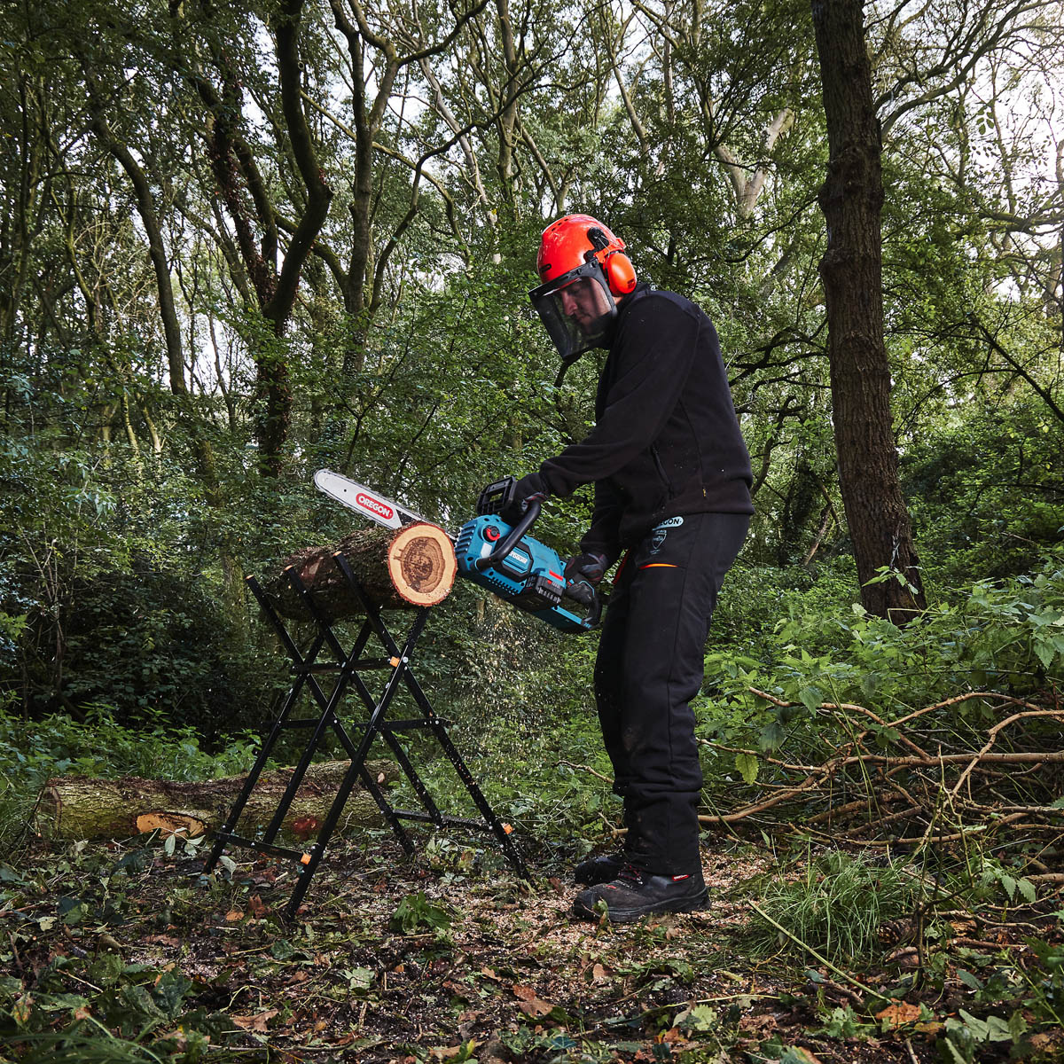 Erbauer Chainsaw Cordless 36V 8.0/4.0Ah Li-Ion ERT1038CHN Wood 400mm Cutter - Image 6