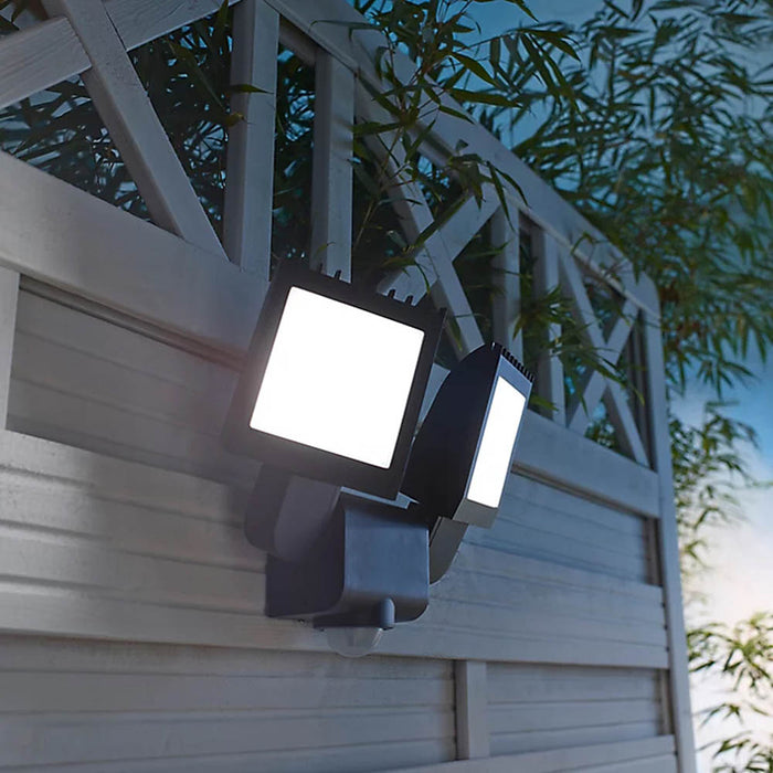 LED Floodlight Sensor Black Cool White Waterproof Outside 2600lm IPX4 26W - Image 2