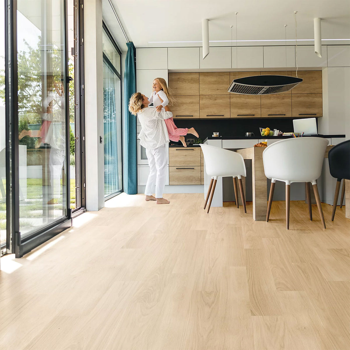 GoodHome Classy Oak Effect Click Flooring 1.98m2 Composite Floor Planks - Image 4
