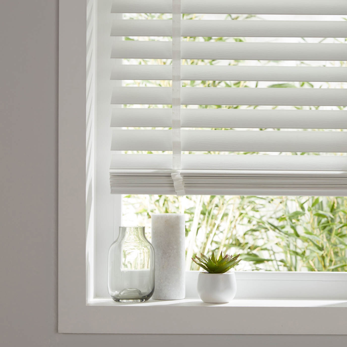 Venetian Blind White Adjustable Moisture Resistant Modern (W)180cm (L)180cm - Image 4