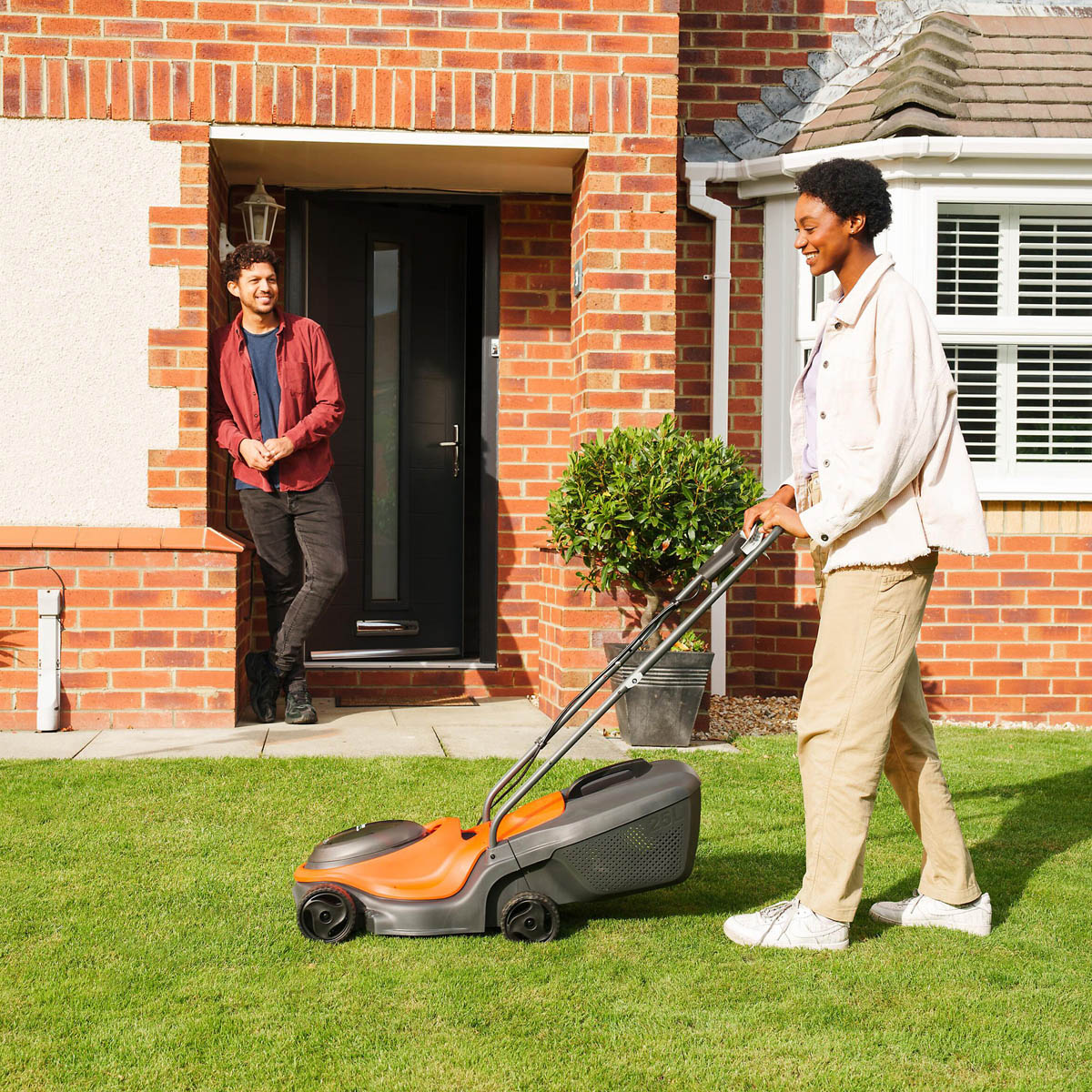 Flymo Lawnmower Cordless 18V 4Ah Li-ion 18VSimplimow320Kit  Rotary Grass Cutter - Image 7