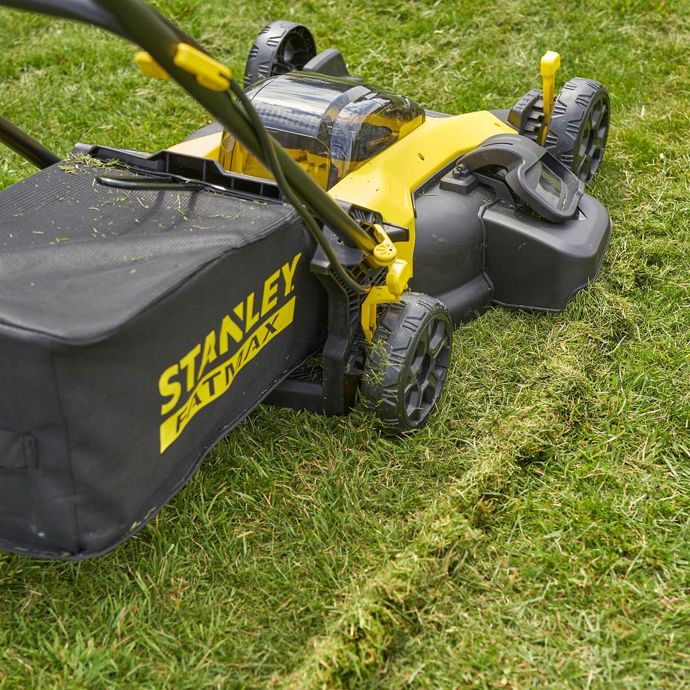Stanley Lawn Mower Cordless 18V 2x4.0Ah Li-Ion SFMCMW2651M-GB Grass 51cm Cutter - Image 3