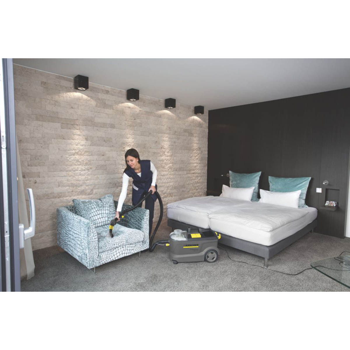 Karcher Carpet Cleaner Pro Puzzi 10/1 Electric 10L Portable Indoor Compact 1250W - Image 3