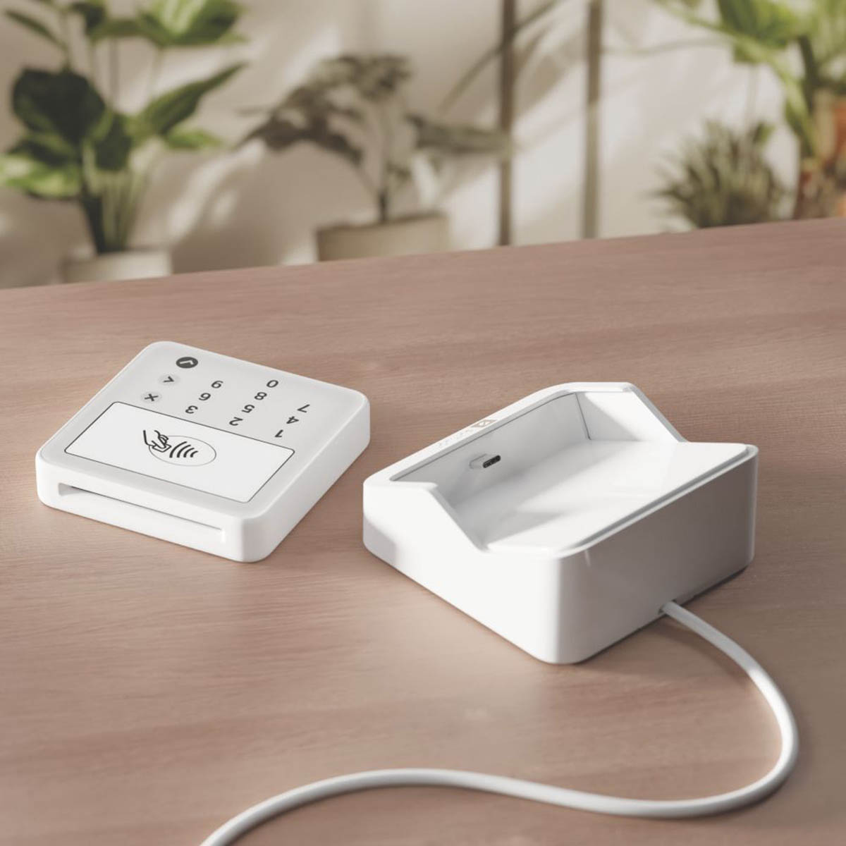 Sum Up Solo Lite & Charging Station Smart Card Terminal - Image 5