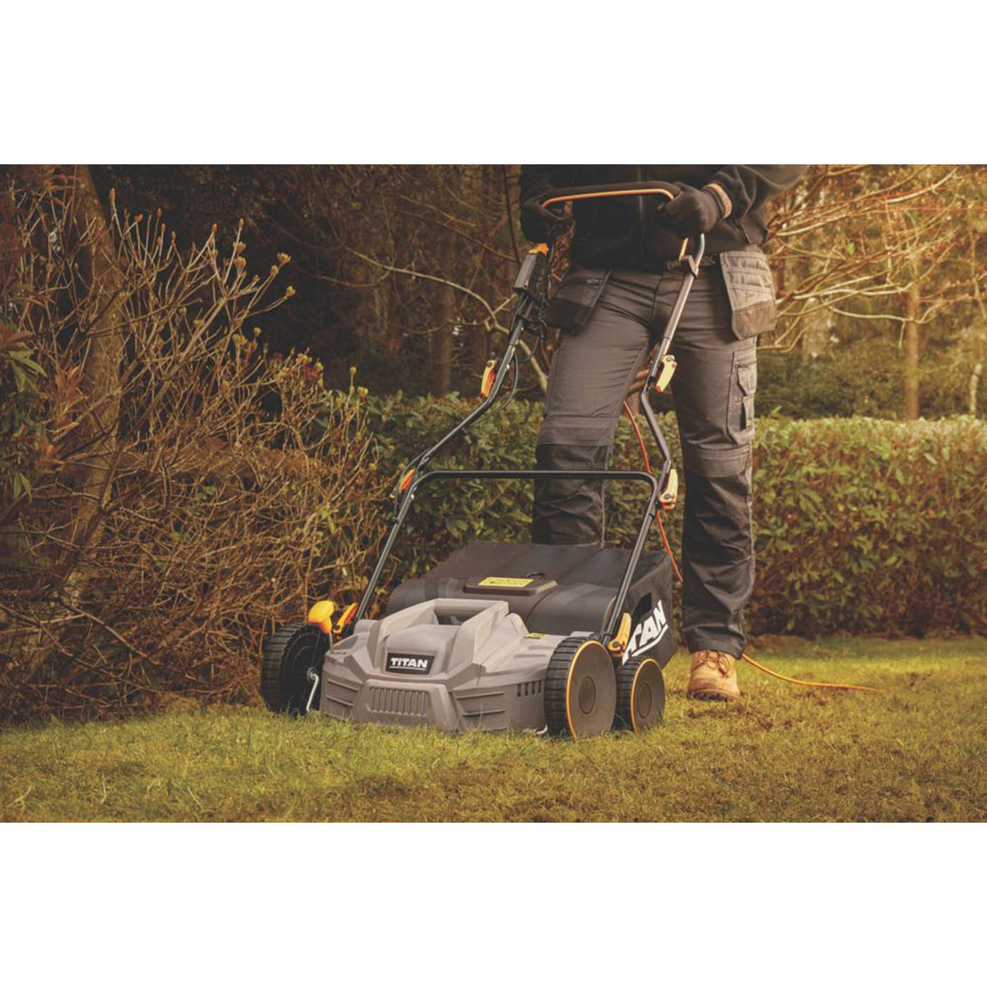Titan Lawn Scarifier Electric TTB1800SR Outdoor 37cm Garden Aerator Rake 930W - Image 6