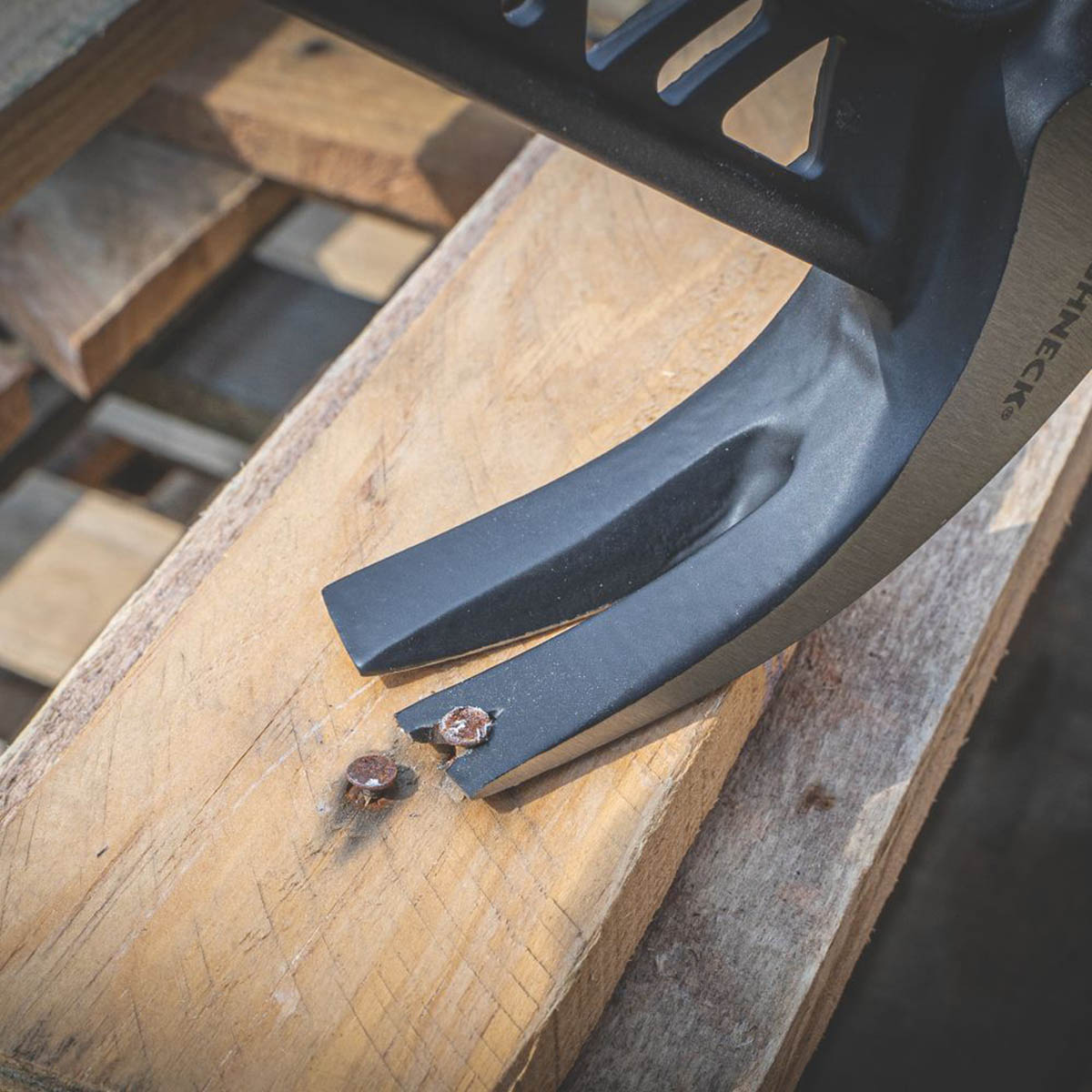 Roughneck Claw Hammer Gorilla V-Series Single-Piece Smooth  20oz (0.57kg) - Image 5