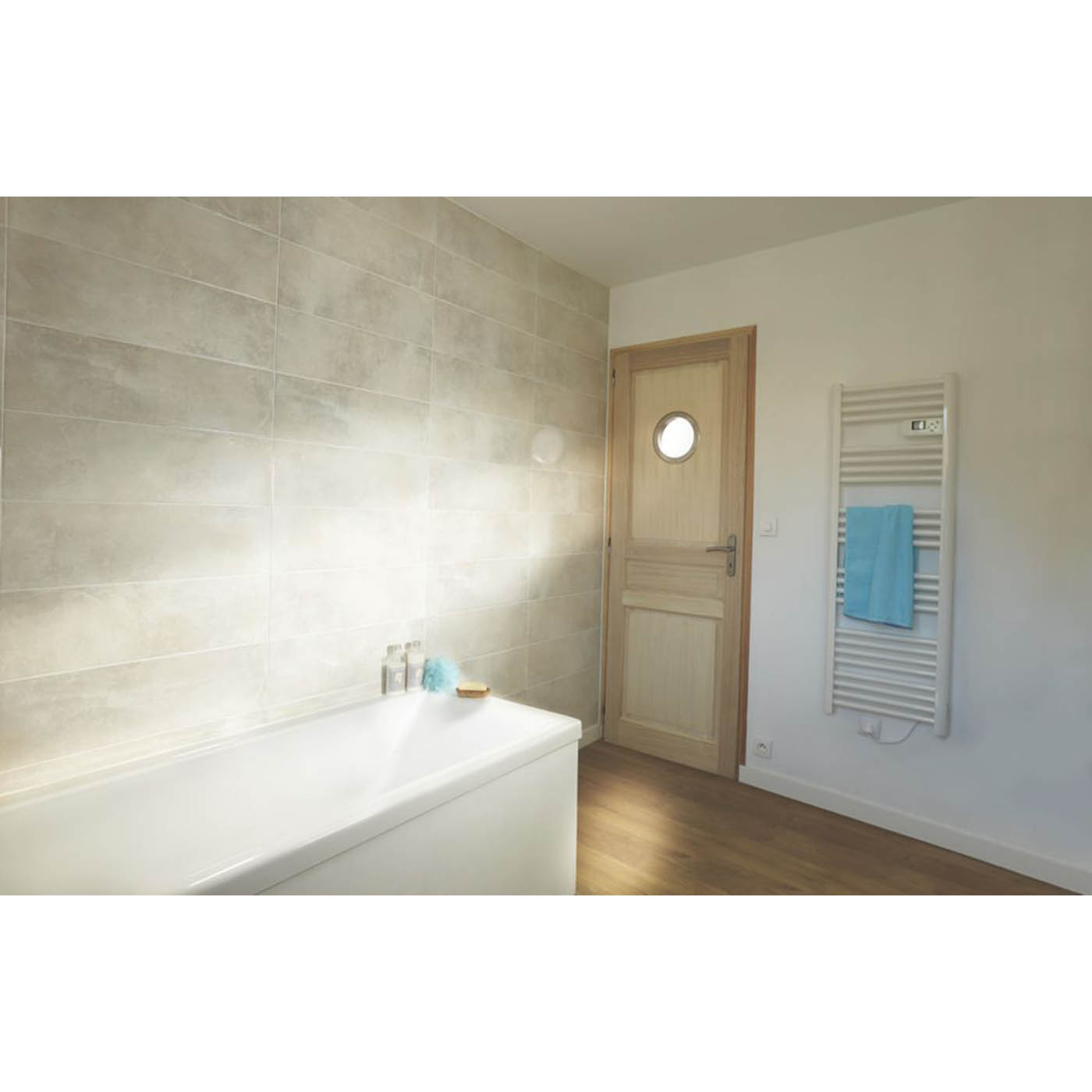 Mottez Porthole Vision Panel For Doors Round Brushed Polished Steel 390mm - Image 4