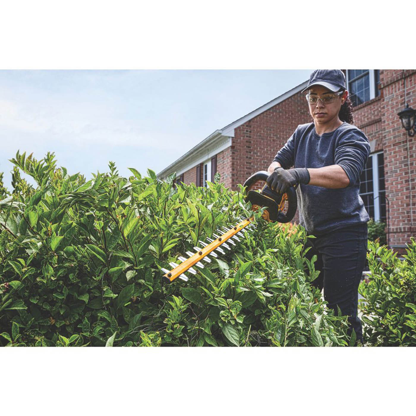 DeWalt Hedge Trimmer Cordless 4V 9Ah Li-Ion DCMHT573X1-GB 65cm Garden Cutter - Image 6