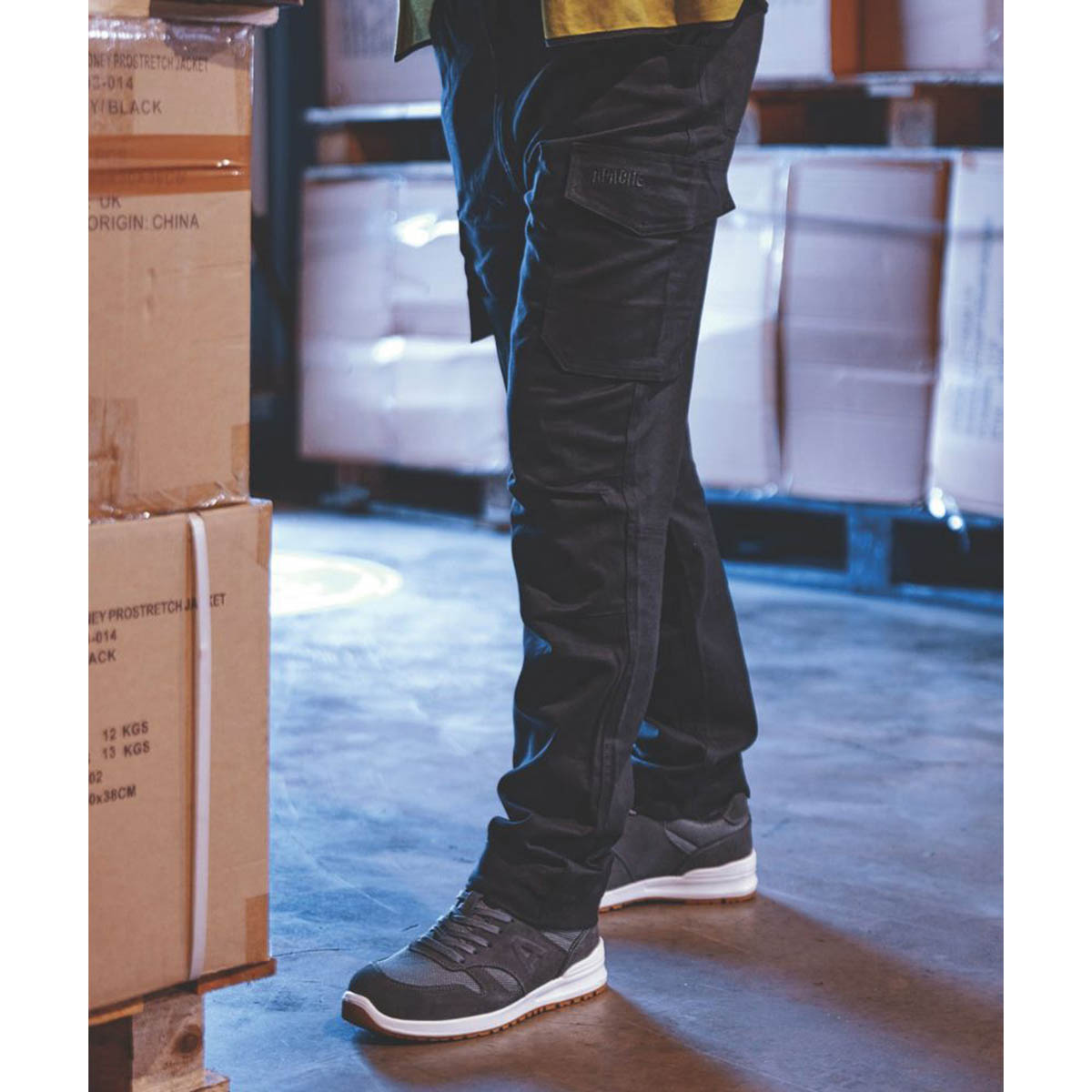 Apache Work Trousers Mens Slim Fit Black Lightweight Multi Pockets 32"W 31-33"L - Image 2