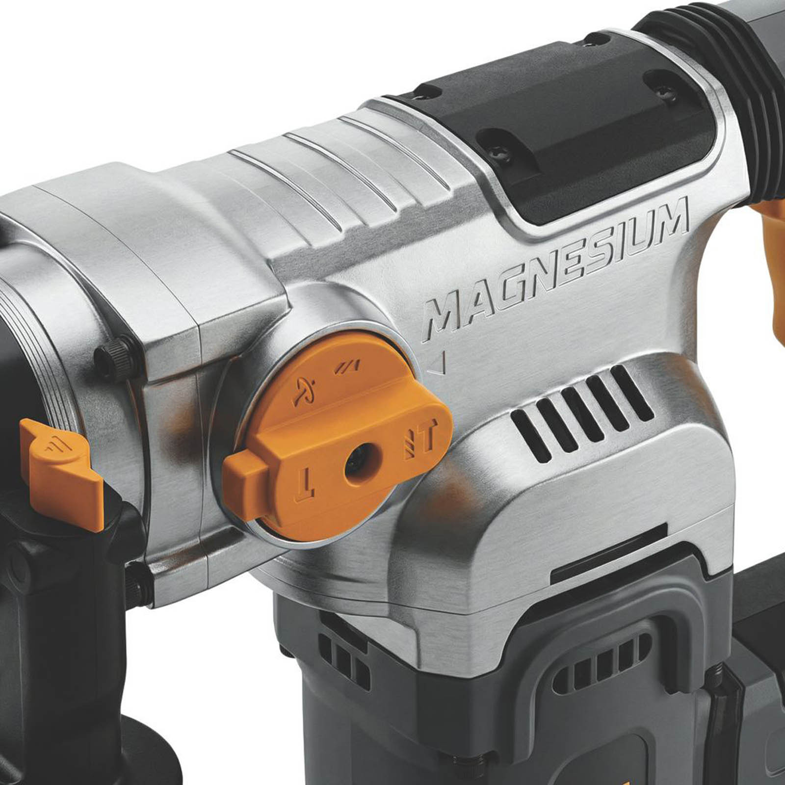 Titan TTB1341SDS 5.12kg  Electric SDS Plus Hammer Drill With 22-Piece Accessory Set 230-240V - Image 5