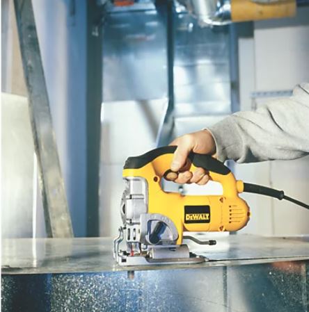 DeWalt Corded Electric Jigsaw 240V DW331K-GB 701W - Image 2