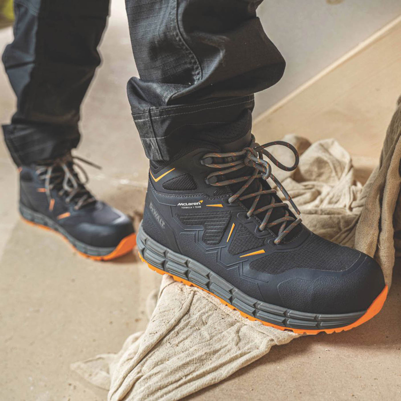 DeWalt Safety Boots Mens Standard Fit Navy Lightweight Composite Toe Size 10 - Image 2