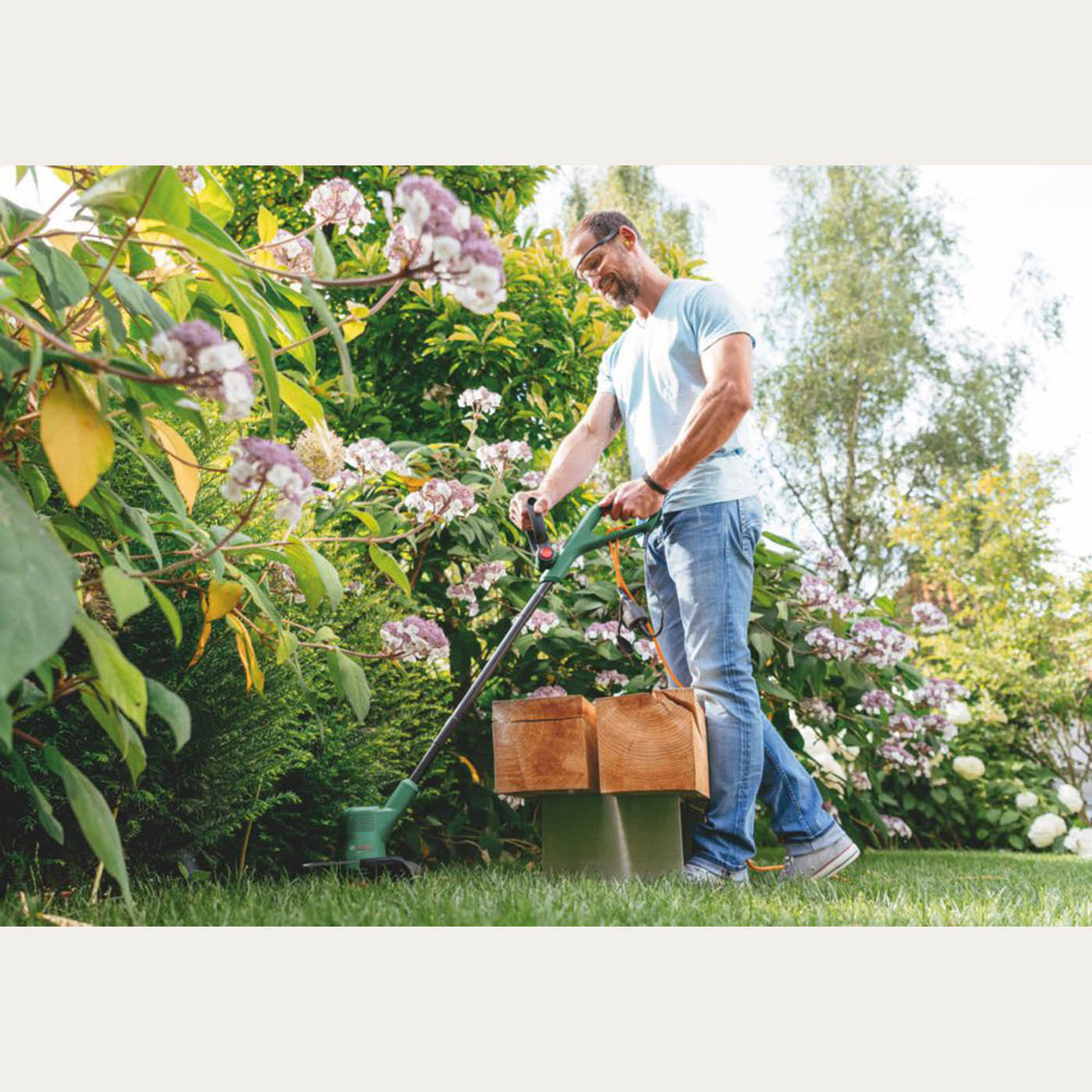 Bosch Grass Trimmer Electric EasyGrassCut23i Lightweight Garden Cutter 280W - Image 4