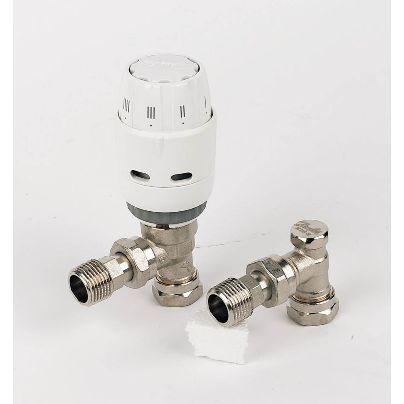 Danfoss RAS-C² White Angled Thermostatic TRV & Lockshield  15mm x 1/2" - Image 2
