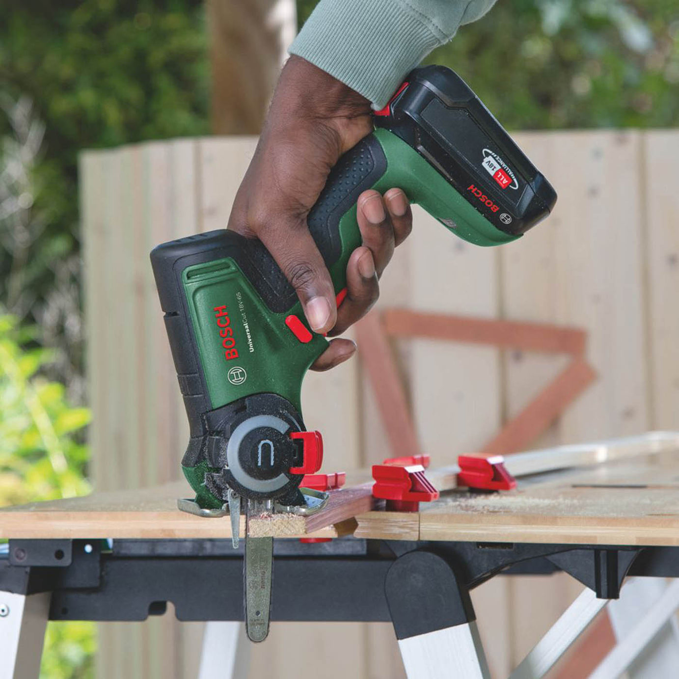 Bosch Mini Chainsaw Cordless 18V Li-Ion UniversalCut18V-65 6.5cm Body Only - Image 3
