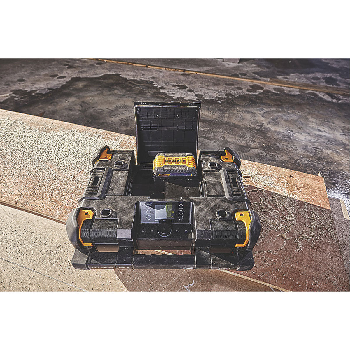 DeWalt Site Radio Cordless 10.8/14.4/18V DWST181079GB IP54 DAB/AM/FM Body Only - Image 5