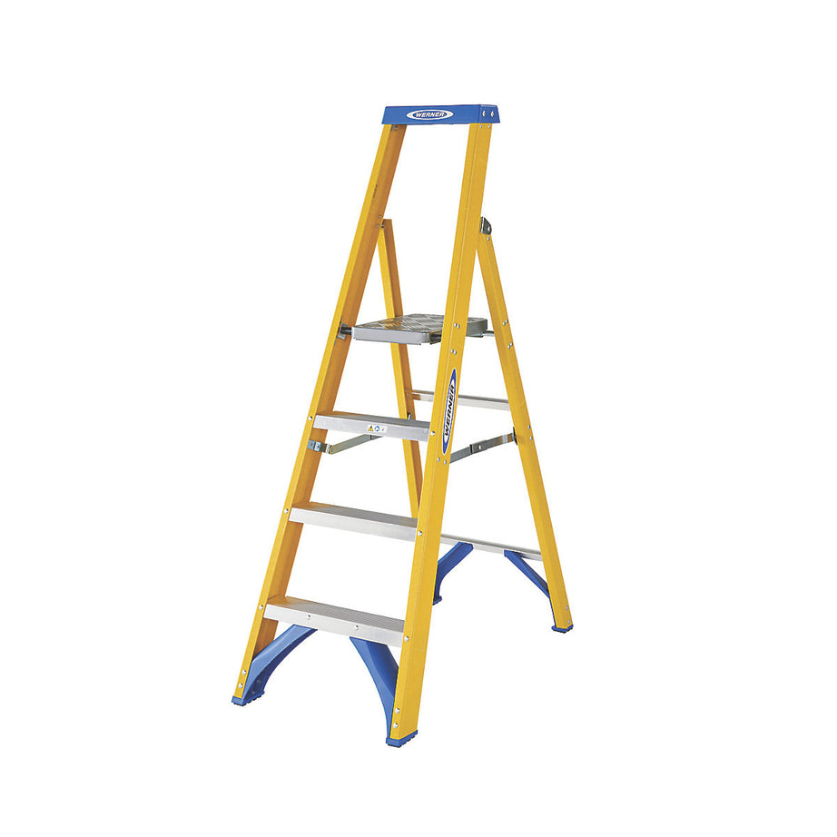 Werner Fibreglass Stepladder 4 Tread Platform Slip Resistant Flat Treads 0.93m - Image 1