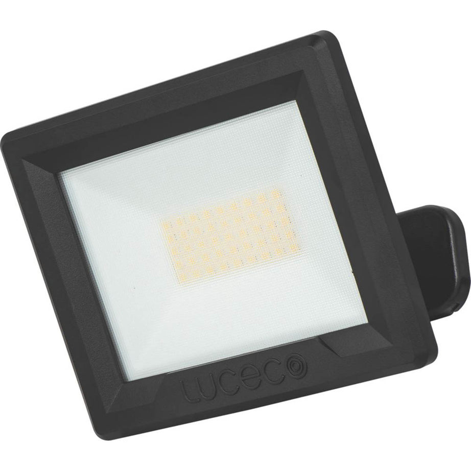 Luceco Floodlight LED Cool White Outdoor Black Aluminium Lightweight 30W 3000lm - Image 1