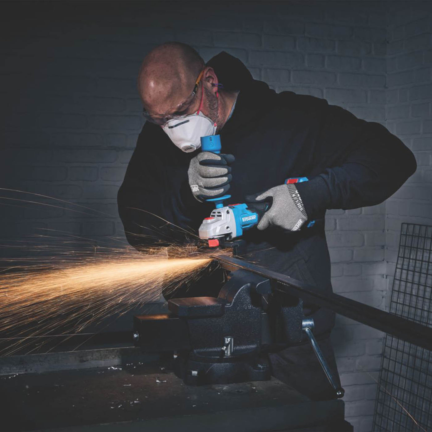 Erbauer Angle Grinder ERI1082GRD Cordless Compact 18V 1 x 4.0Ah Li-Ion EXT 4.5" - Image 5