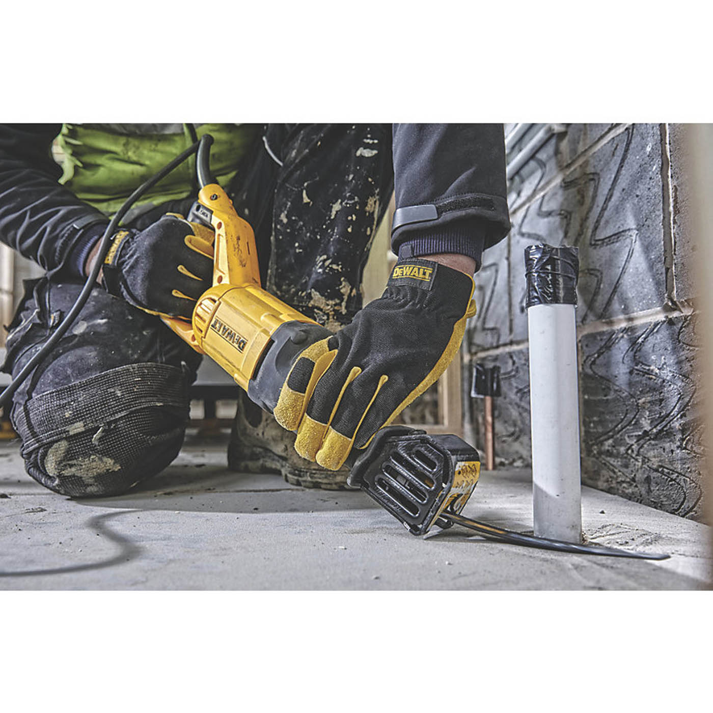 DeWalt Reciprocating Saw Electric DWE305PK-GB Heavy Duty Compat Powerful 1100W - Image 5