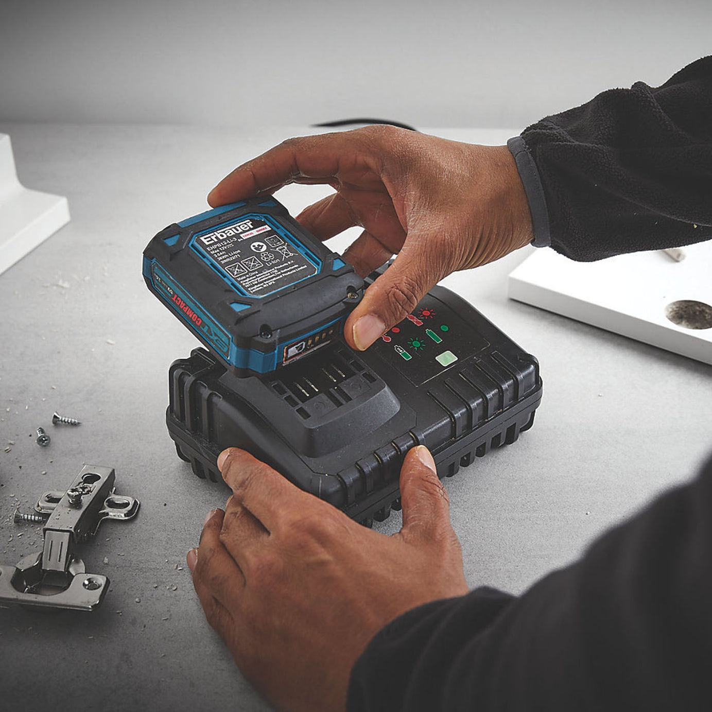 Erbauer Fast Charger EBFC12-Li Compatible With Erbauer EXT 12V Tools 240 V - Image 3