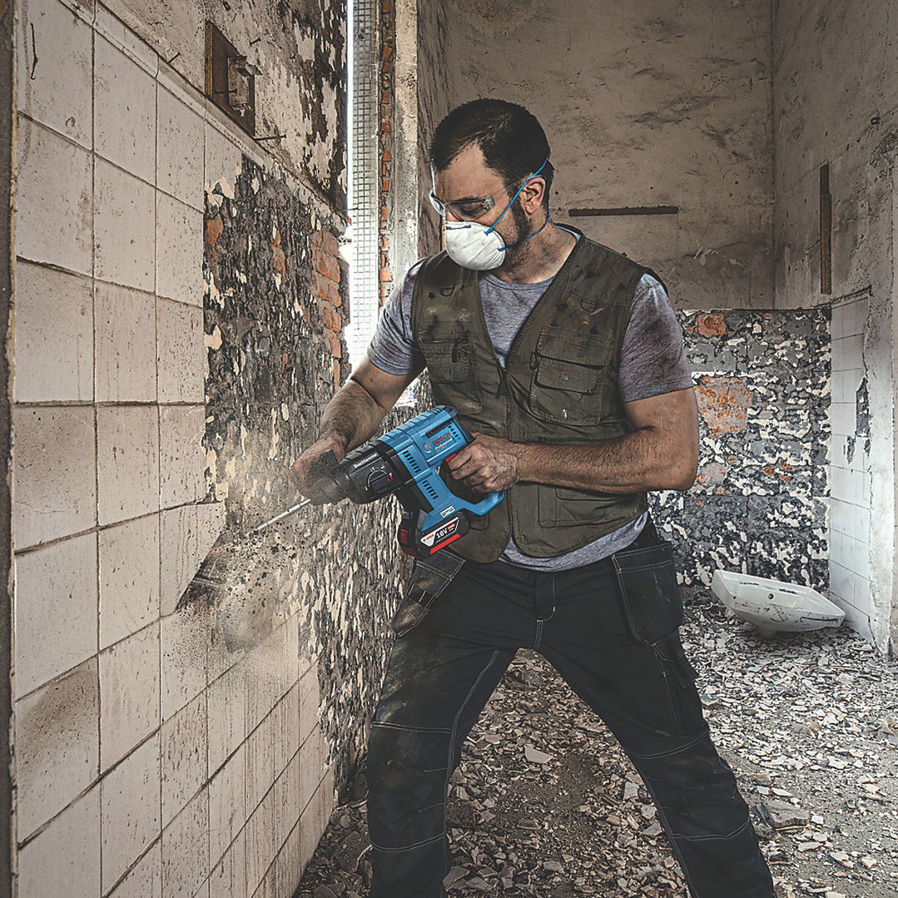 Bosch Hammer Drill Cordless 18V 4.0Ah Li-Ion GBH18V-21 SDS Plus Brushless - Image 5