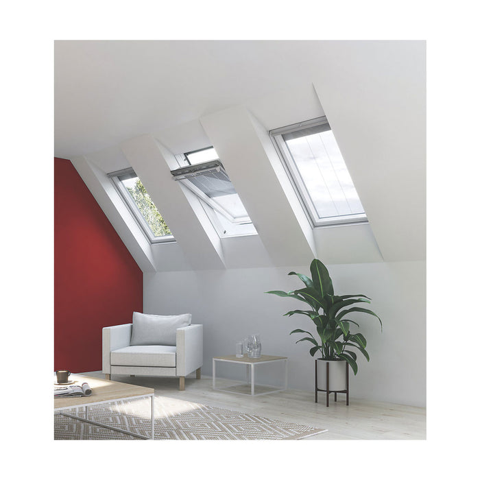 Keylite Centre Pivot Roof Window T01 Manual White Painted Timber Clear 550x780mm - Image 3