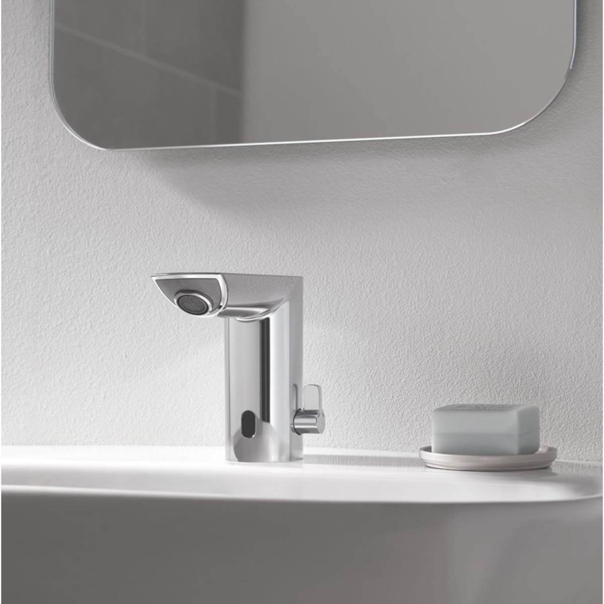 Grohe Mono Mixer Chrome Bau Cosmopolitan E Touch-Free Infrared - Image 2