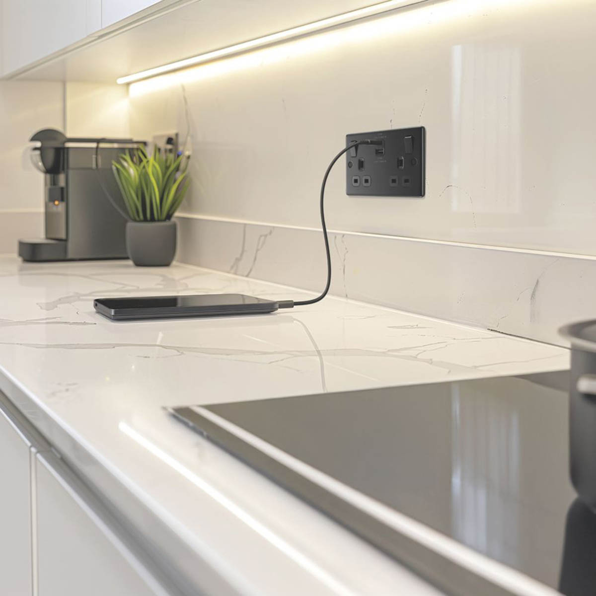 LAP Wall Plug Socket Matt Black 13A 2 Gang SP Switched Type A And C USB Charger - Image 2