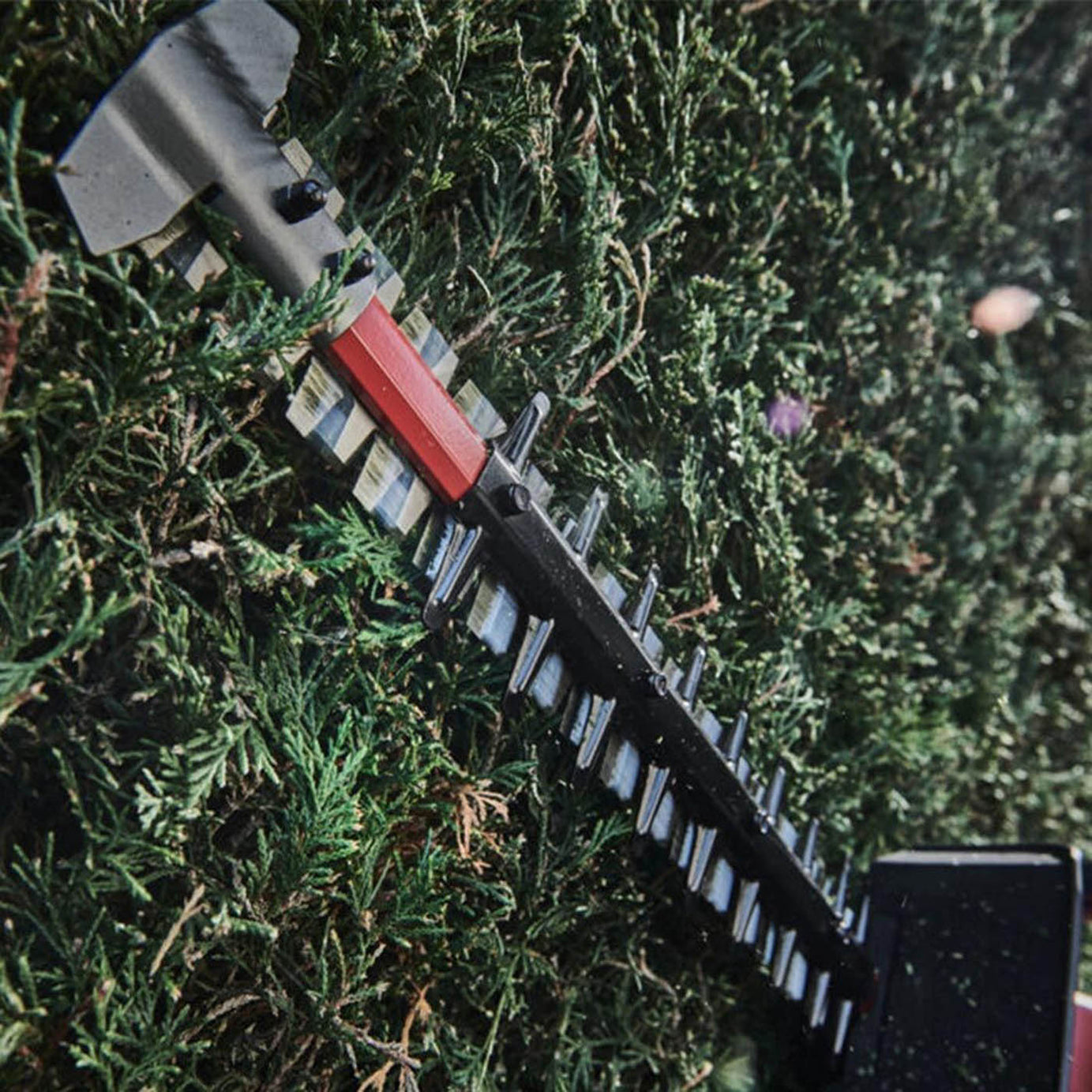Milwaukee Hedge Trimmer Cordless 18V Li-Ion M18FUELFHET60-0 60cm Body Only - Image 8