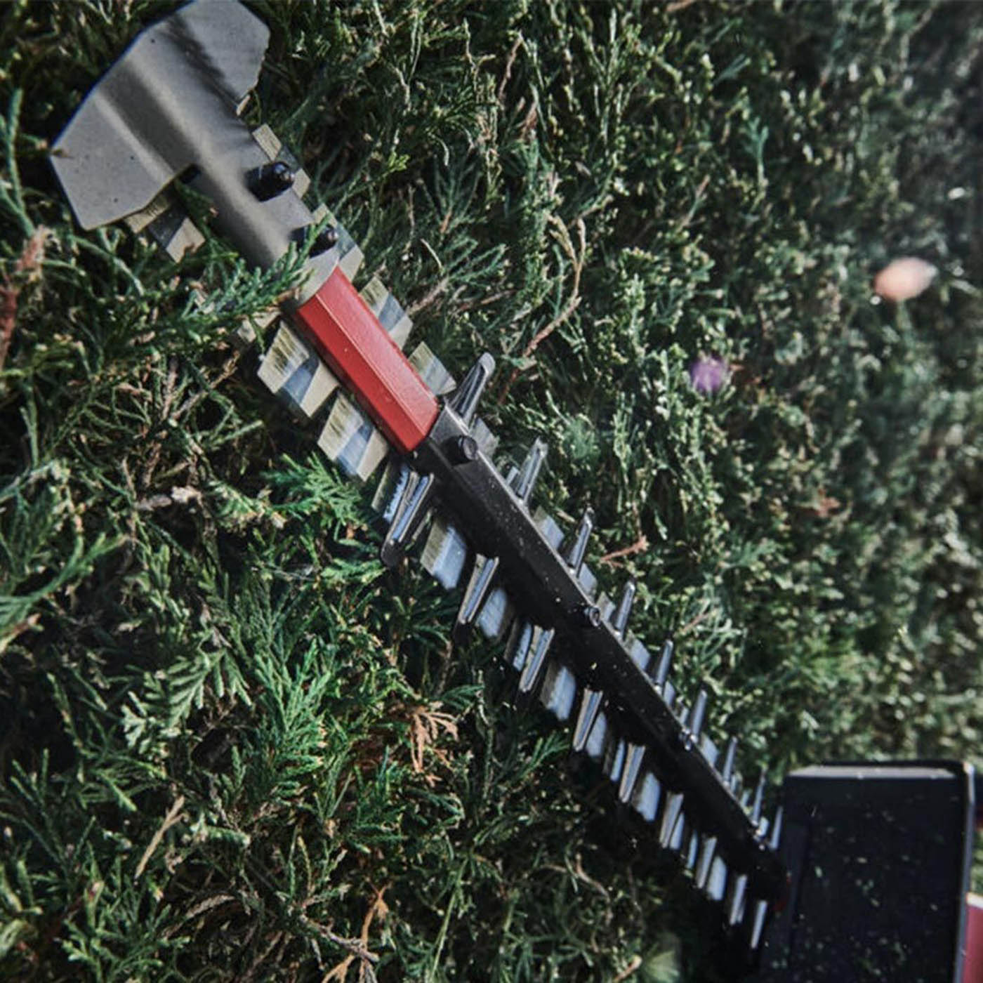 Milwaukee Hedge Trimmer Cordless 18V Li-Ion M18FUELFHET60-0 60cm Body Only - Image 8