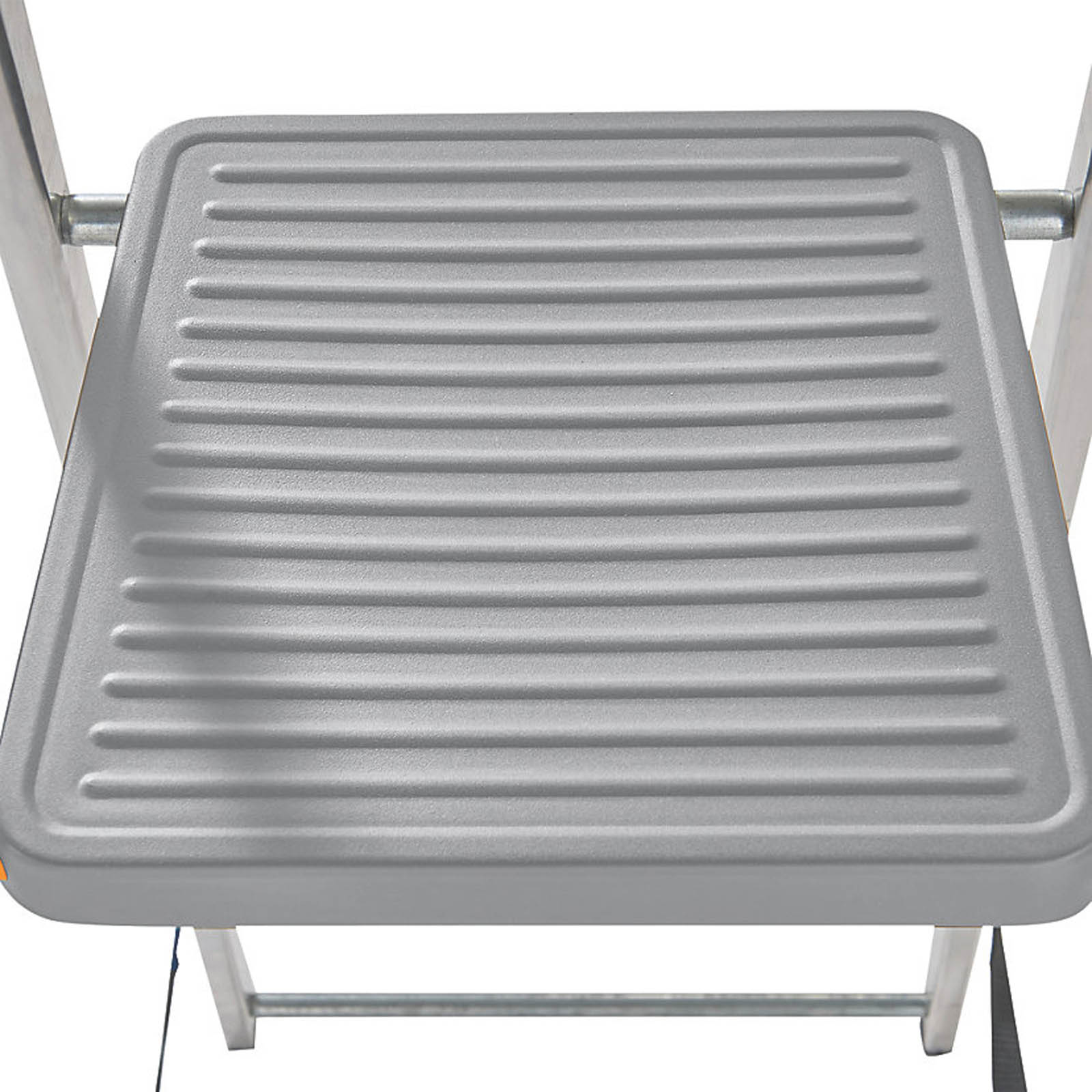 Magnusson Aluminium 1.46m 4 Step Swingback A Frame Step Ladder - Image 5